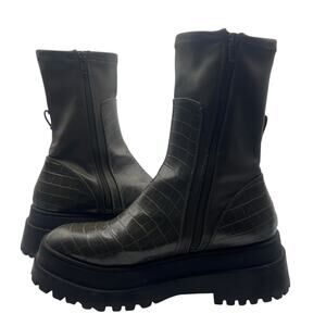 Yishaweiqi circus boots, platform, vegan pleather. Size 7. #0375